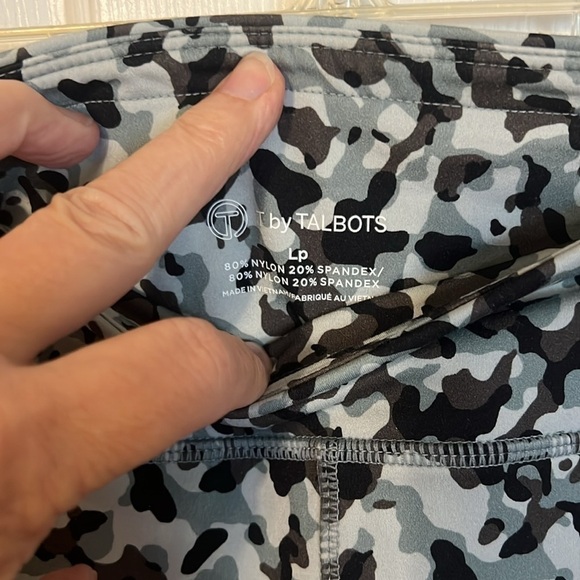 T by Talbots athletic wear. Pullover long sleeve top and leggings. Size XL-LP. - Picture 9 of 16